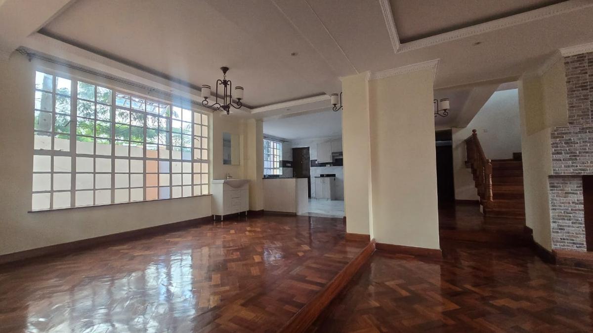 5 Bed Townhouse with En Suite in Lavington - 15
