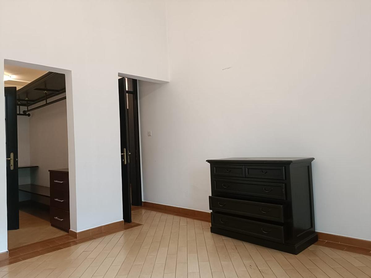 3 Bed Townhouse with En Suite in Spring Valley - 11
