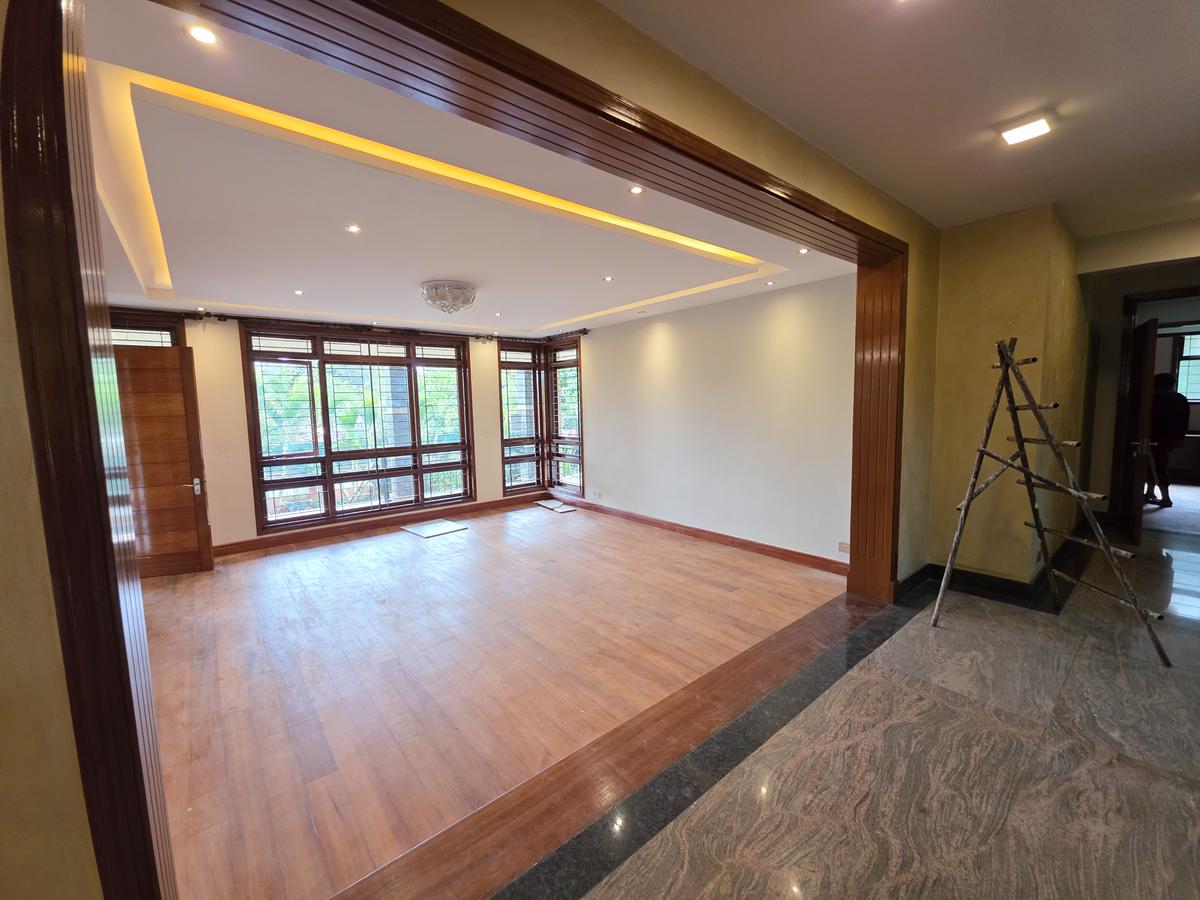 4 Bed House with En Suite in Runda - 2