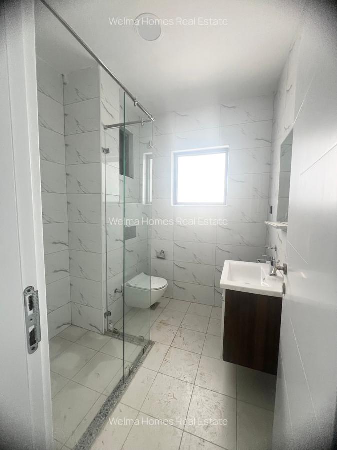 3 Bed Apartment with En Suite in Lavington - 10