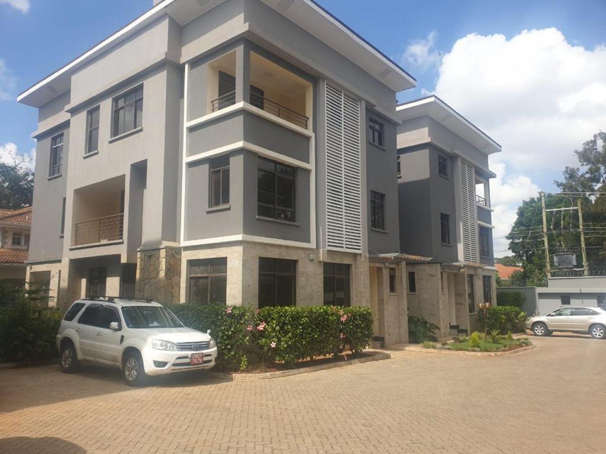 5 Bed House with En Suite in Lavington - 18