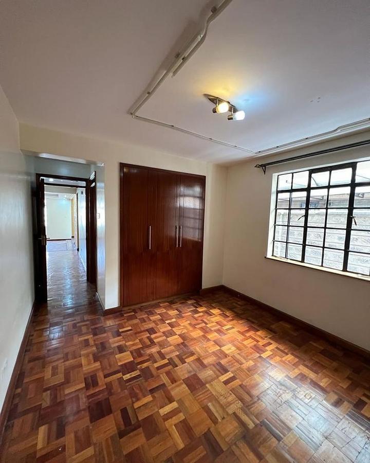 4 Bed Townhouse with En Suite in Lavington - 6