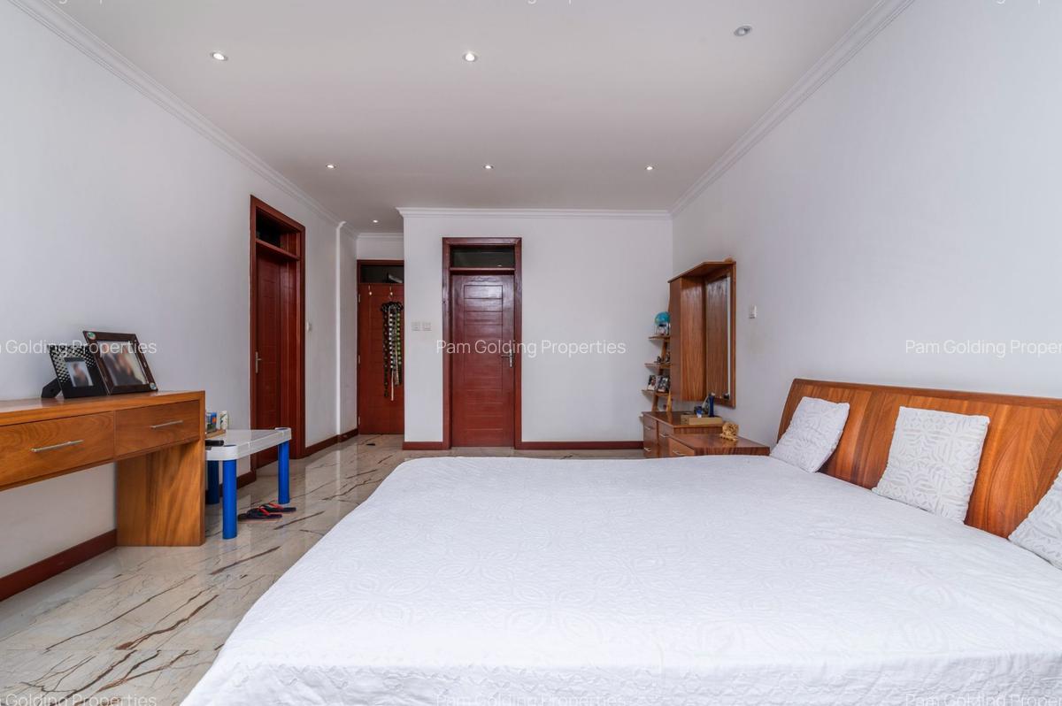 4 Bed Apartment with En Suite at General Mathenge - 14