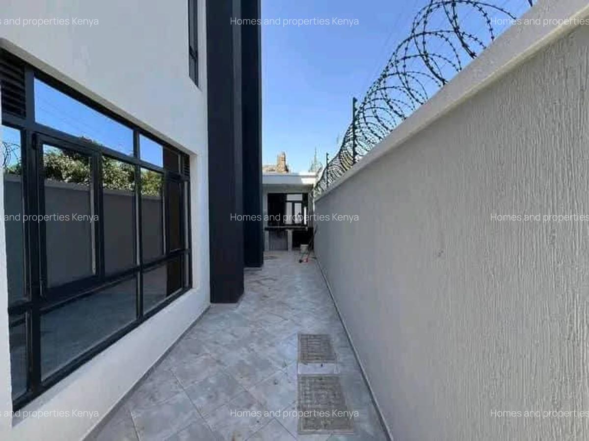 5 Bed Townhouse with En Suite at Mugutha - 13