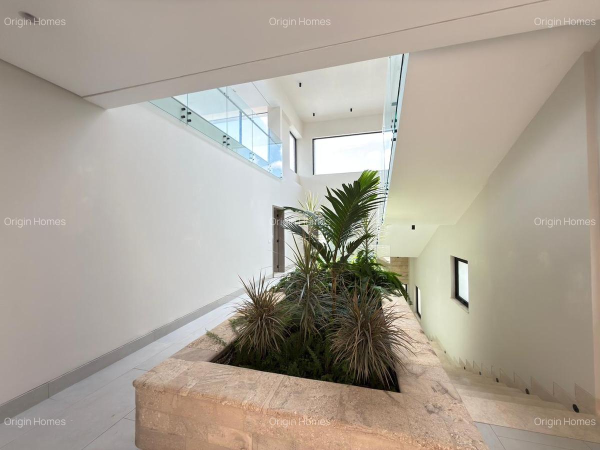 5 Bed Townhouse with En Suite at Westlands - 7