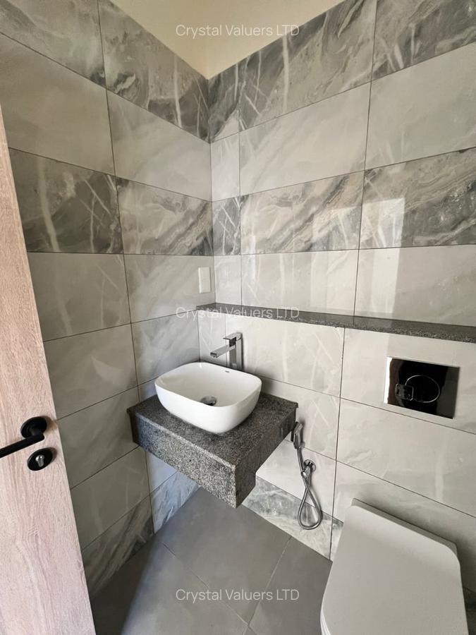 3 Bed Apartment with En Suite in Parklands - 2