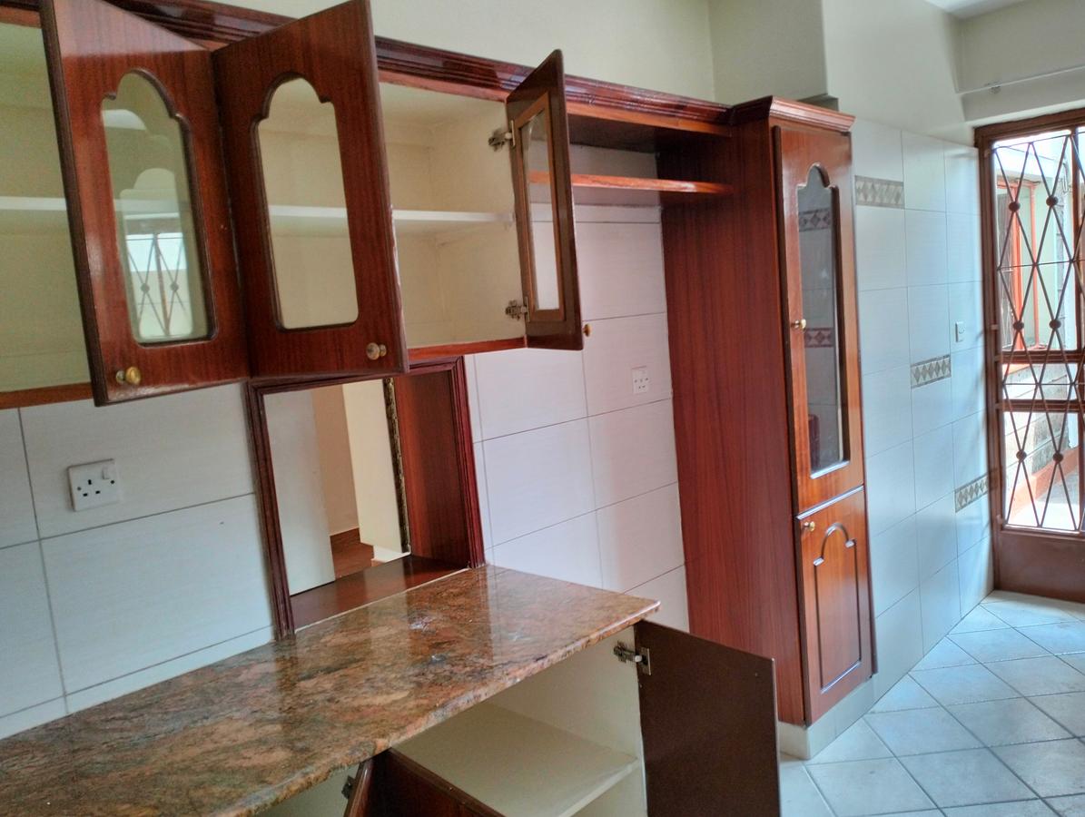 4 Bed Townhouse with En Suite in Lavington - 12