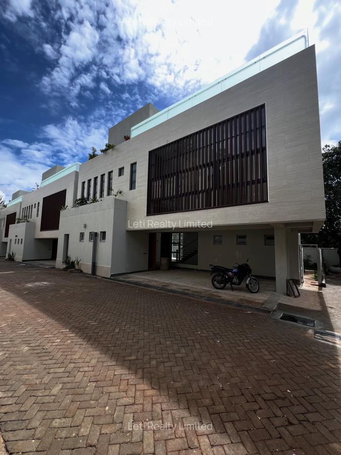 5 Bed Townhouse with En Suite in Lavington - 1