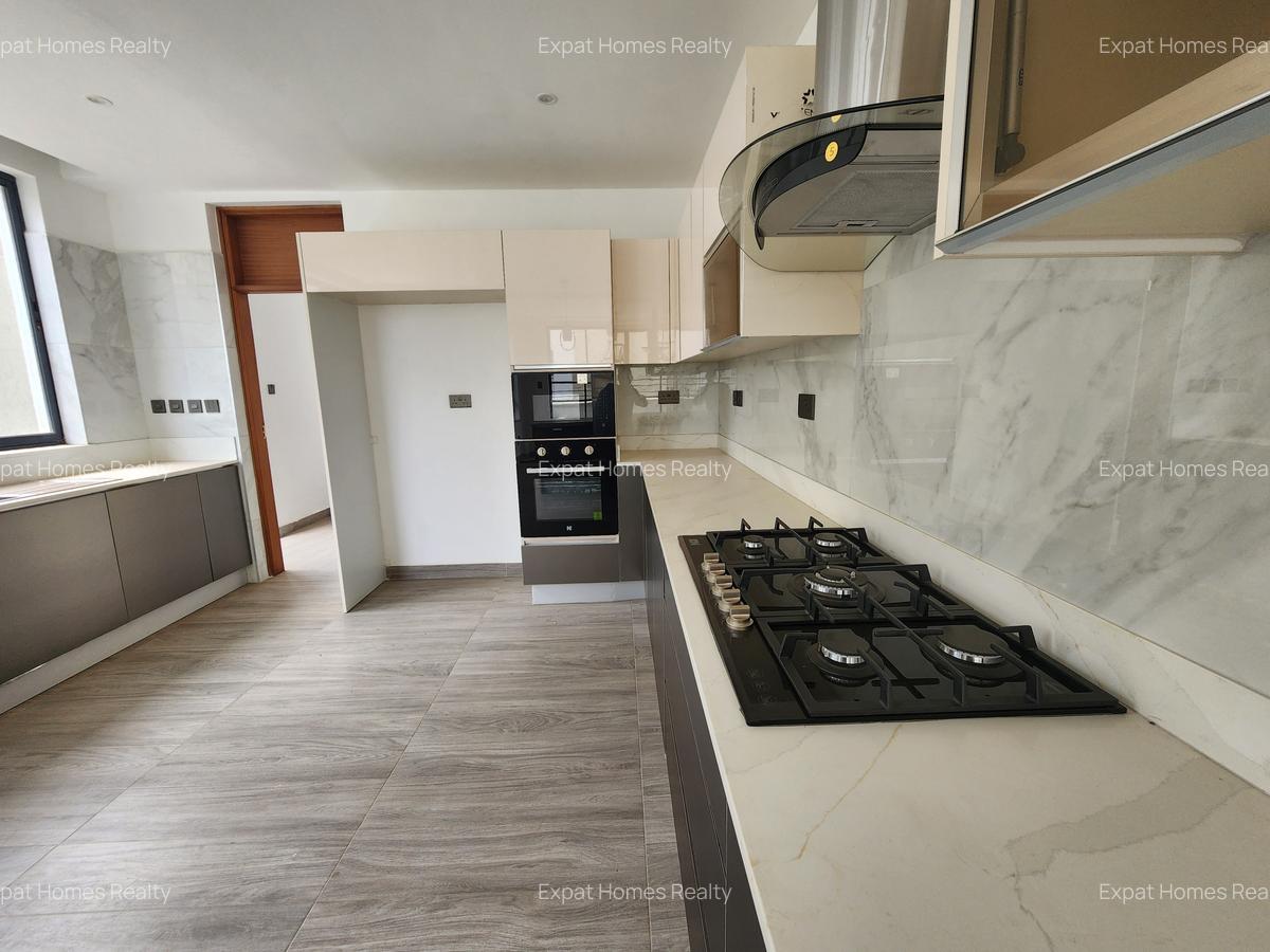 5 Bed Villa with En Suite in Lavington - 10
