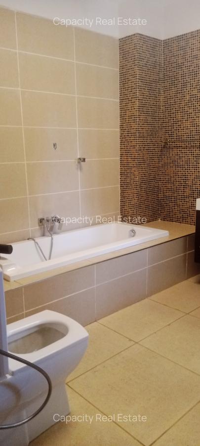 3 Bed Apartment with En Suite in Parklands - 8