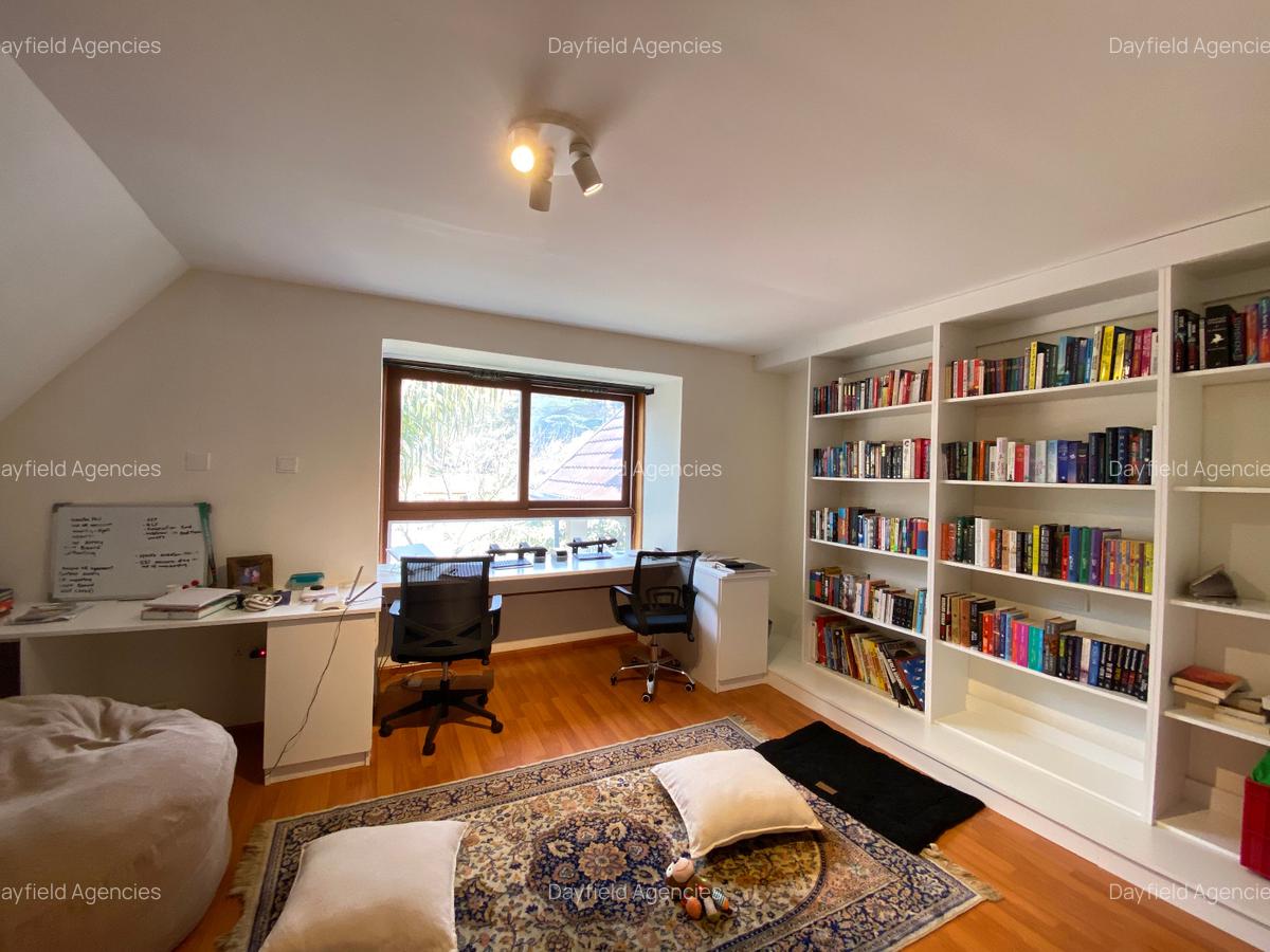 5 Bed House with En Suite in Spring Valley - 12