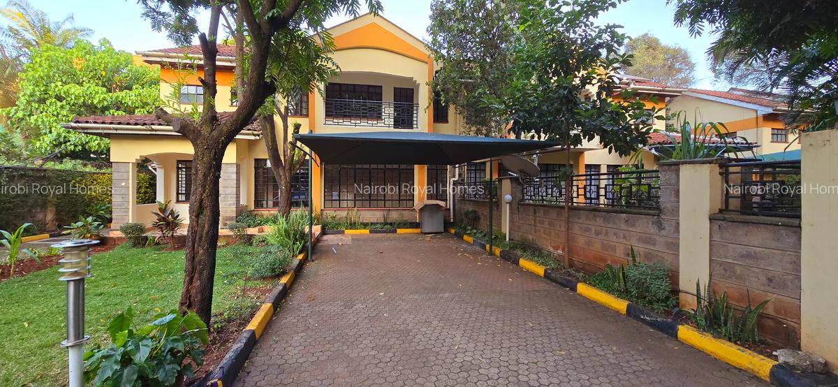 4 Bed Townhouse with En Suite at Lavington Green - 12