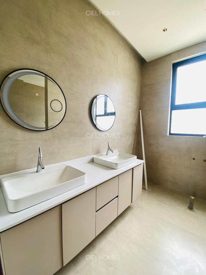 5 Bed Villa with En Suite at Manyani Road - 16