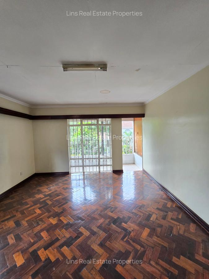4 Bed Townhouse with En Suite in Lavington - 6