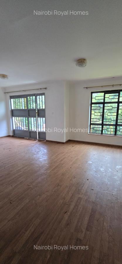 5 Bed Townhouse with En Suite at Off Convent Drive - 10