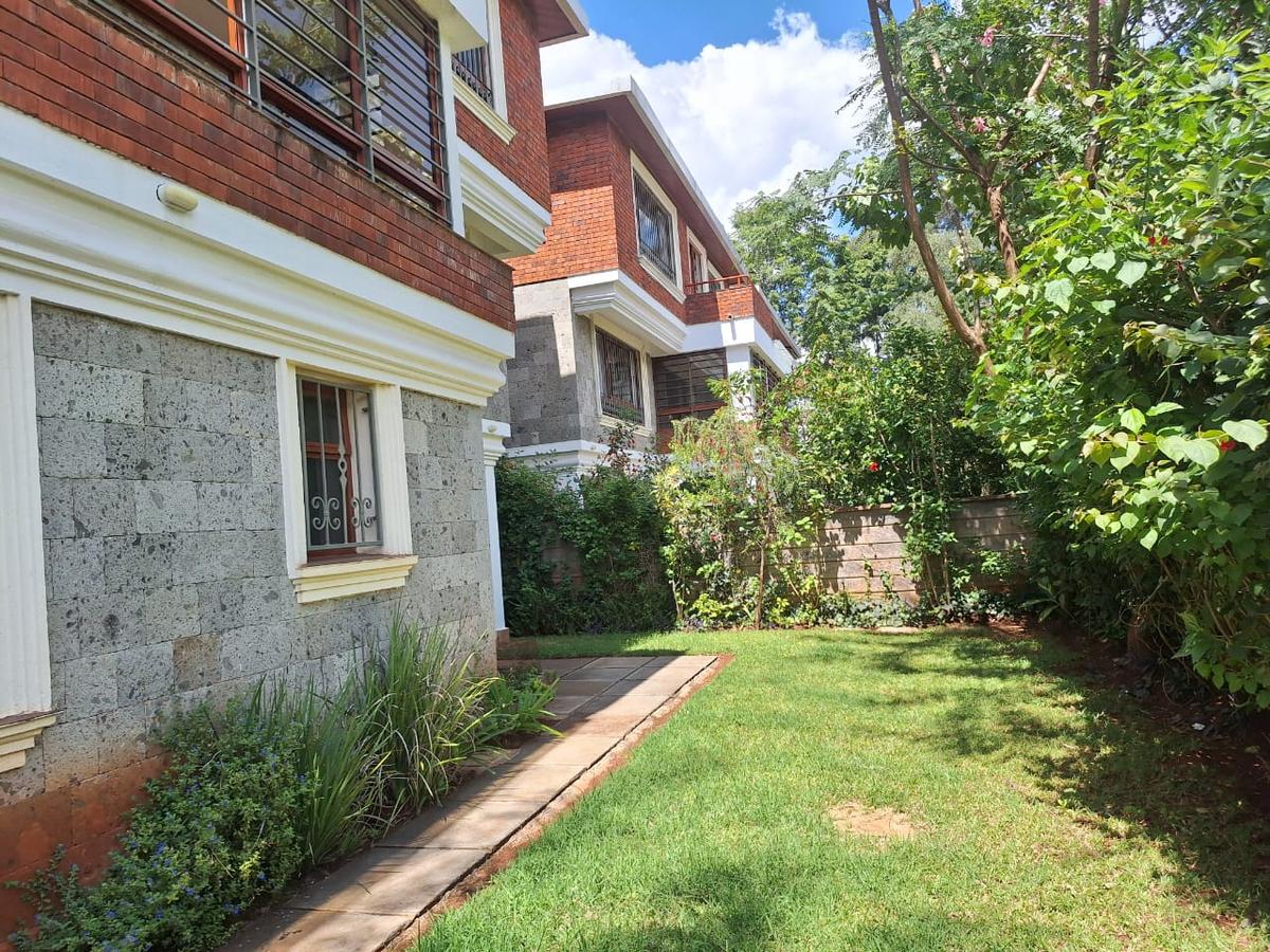 5 Bed Townhouse with En Suite in Spring Valley - 20