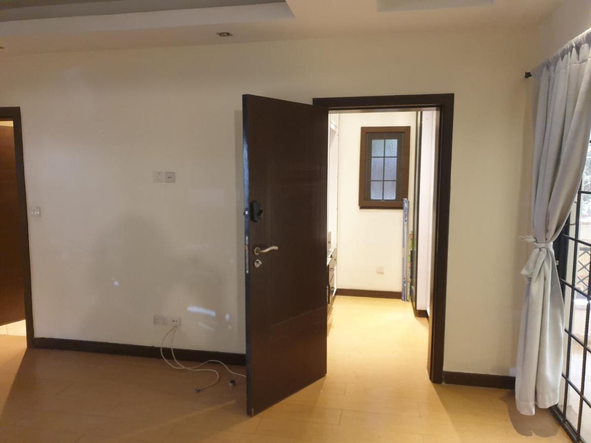 3 Bed Apartment with En Suite in Riverside - 3