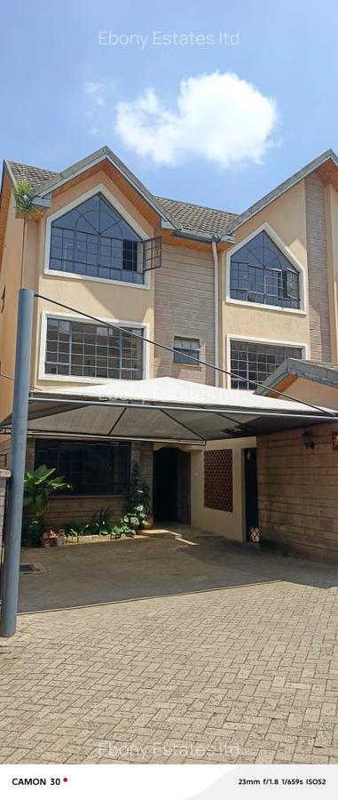 5 Bed Villa with En Suite in Lavington - 1