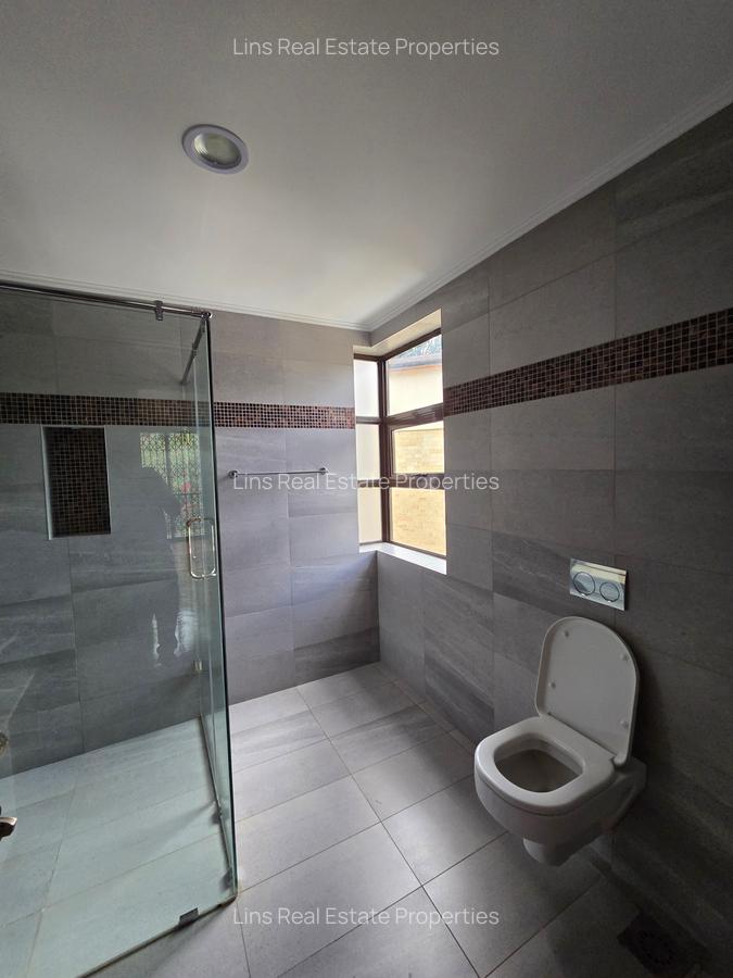 5 Bed Townhouse with En Suite in Lavington - 14