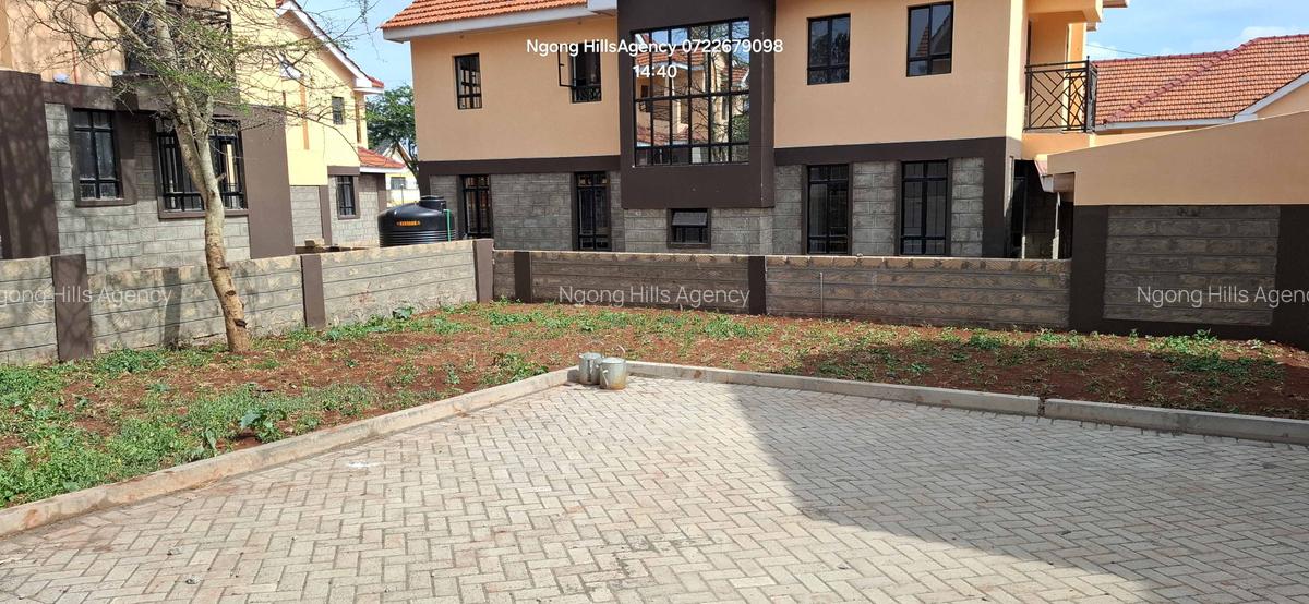 4 Bed Townhouse with En Suite at Rimpa - 3