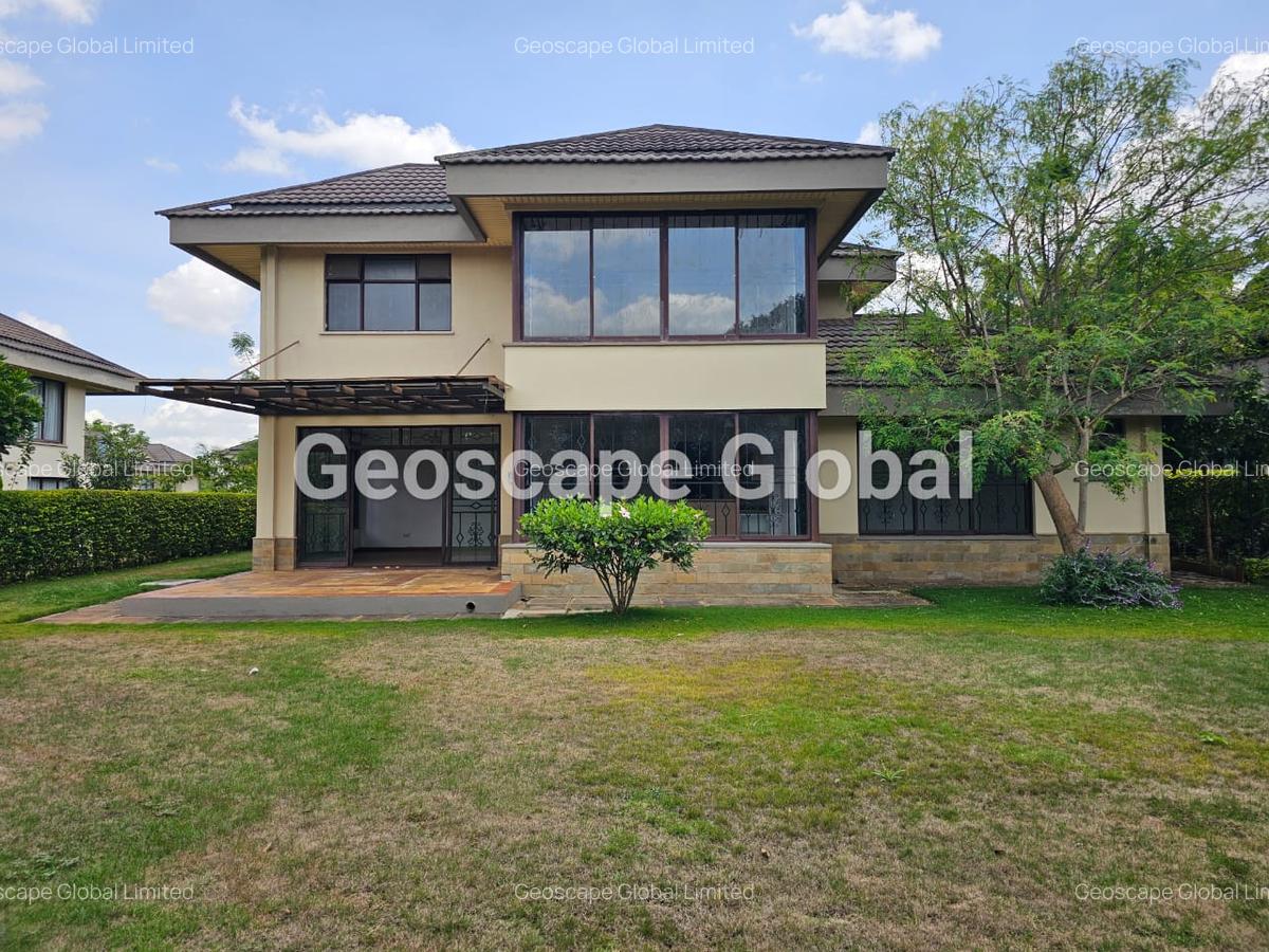 4 Bed House with En Suite in Ridgeways - 11