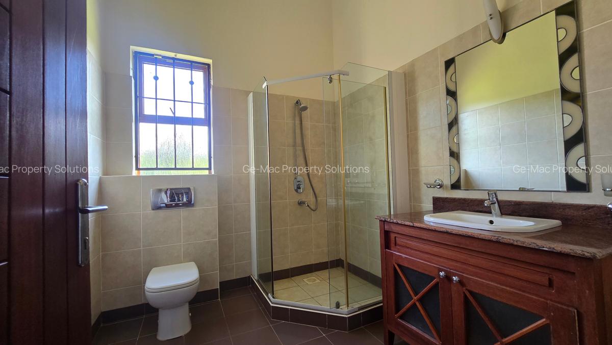 5 Bed House with En Suite in Runda - 9