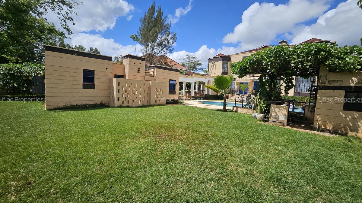 5 Bed House with En Suite in Runda - 1