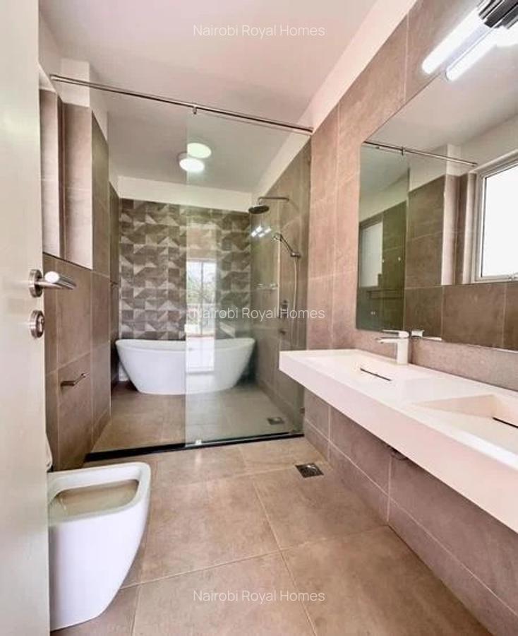 5 Bed Townhouse with En Suite at Lavington - 8