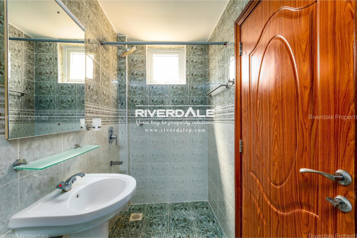 3 Bed Apartment with En Suite in Kilimani - 12