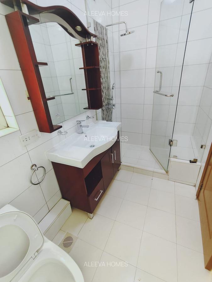 4 Bed Villa with En Suite in Riverside - 13