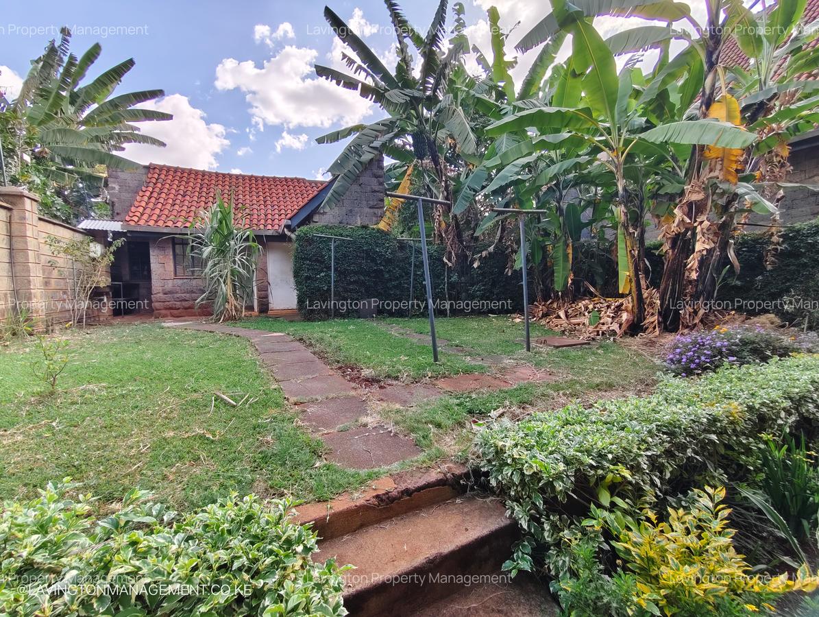 5 Bed House with En Suite at Lavington Green - 19