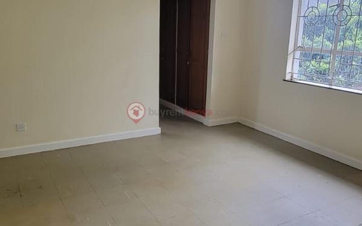 7 Bed Townhouse with En Suite at Lavington - 20