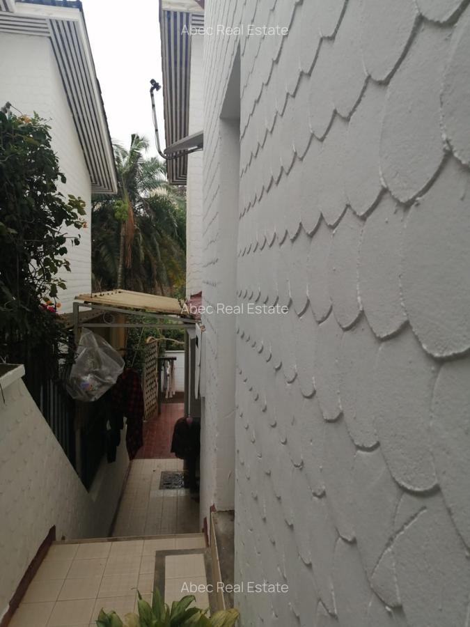 4 Bed Townhouse with En Suite in Lavington - 2