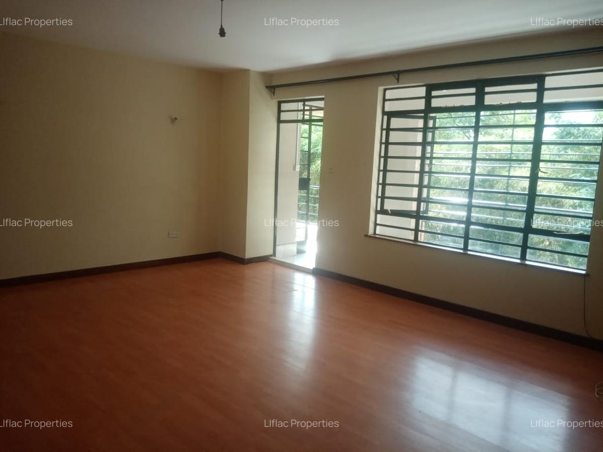 4 Bed Apartment with En Suite at Dennis Pritt - 7