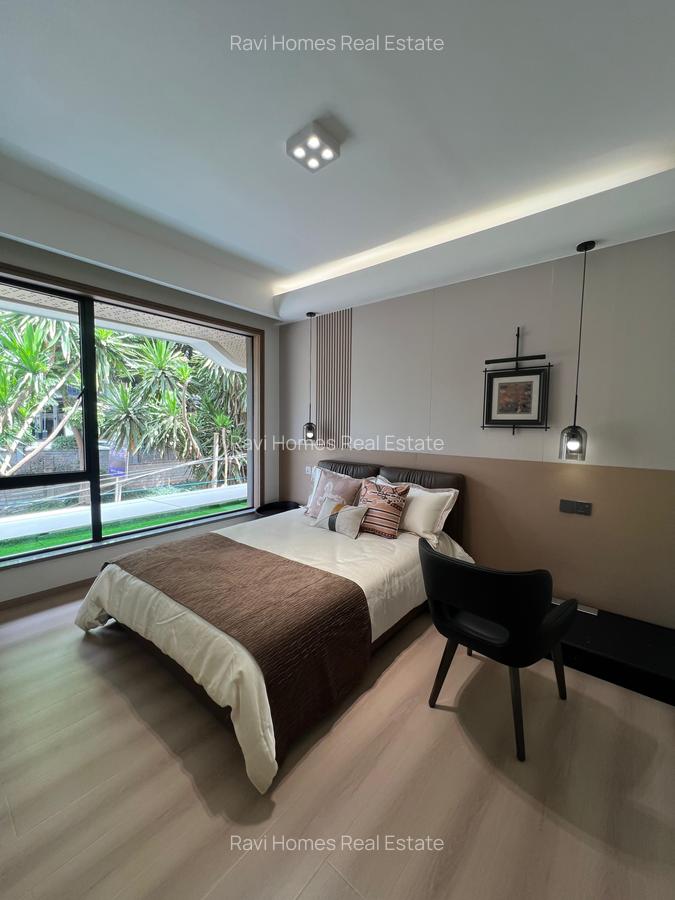 4 Bed Apartment with En Suite - 12