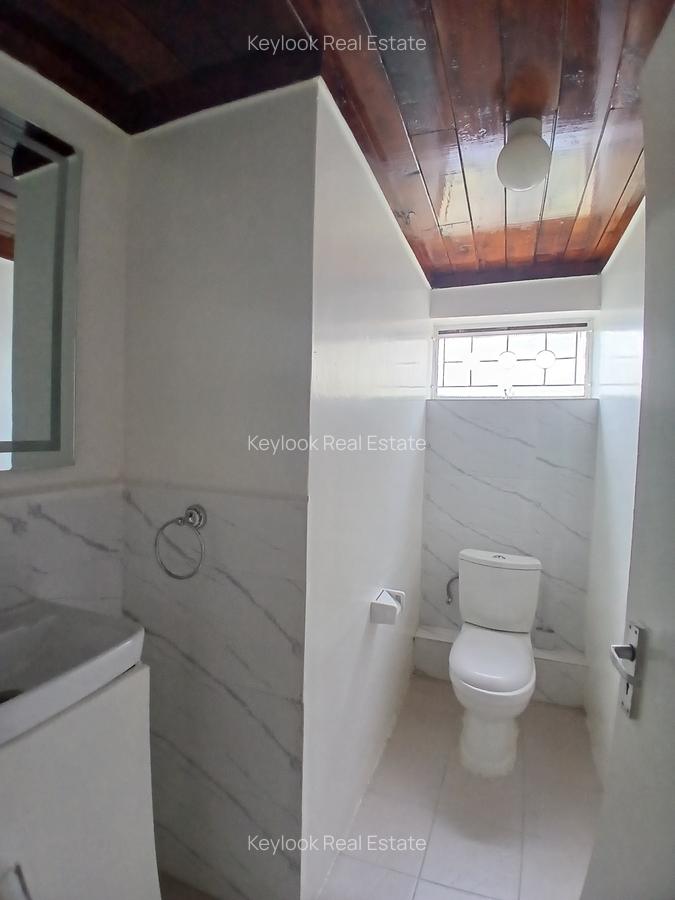 5 Bed House with En Suite at Lavington - 11