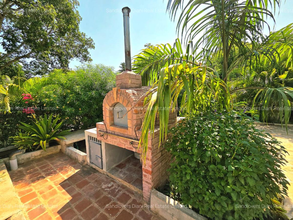 4 Bed Villa with En Suite in Diani - 14