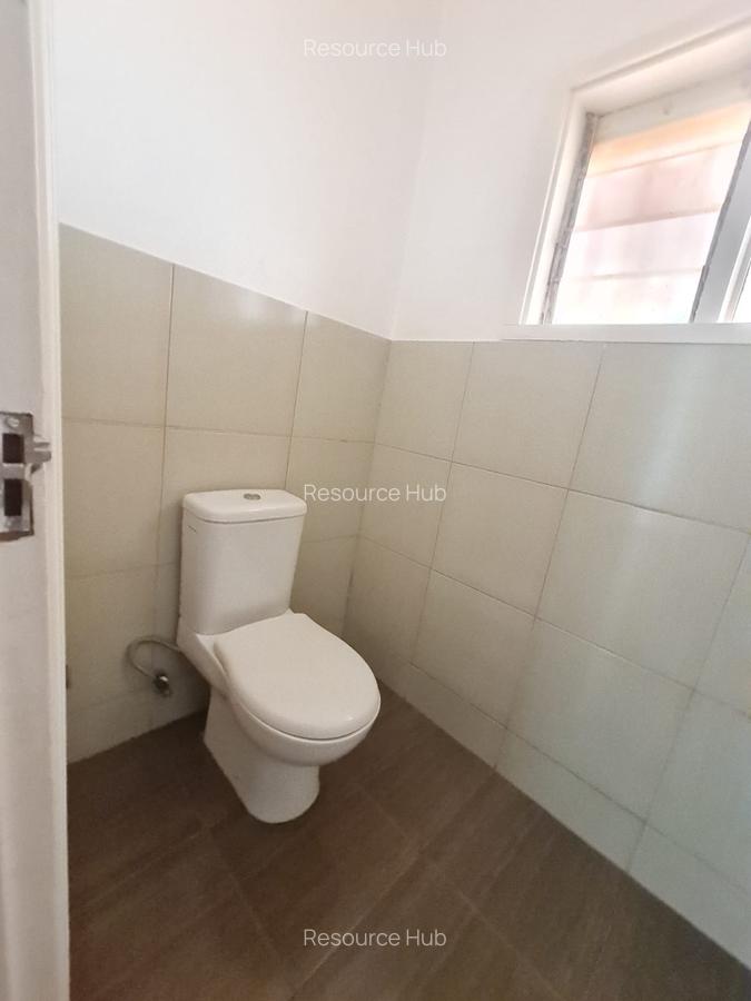 4 Bed House with En Suite at Hillview - 10