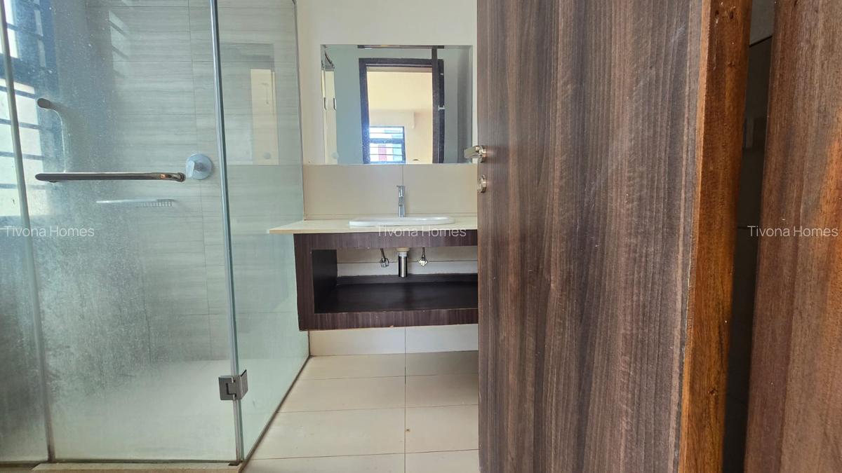 4 Bed House with En Suite in Garden Estate - 9