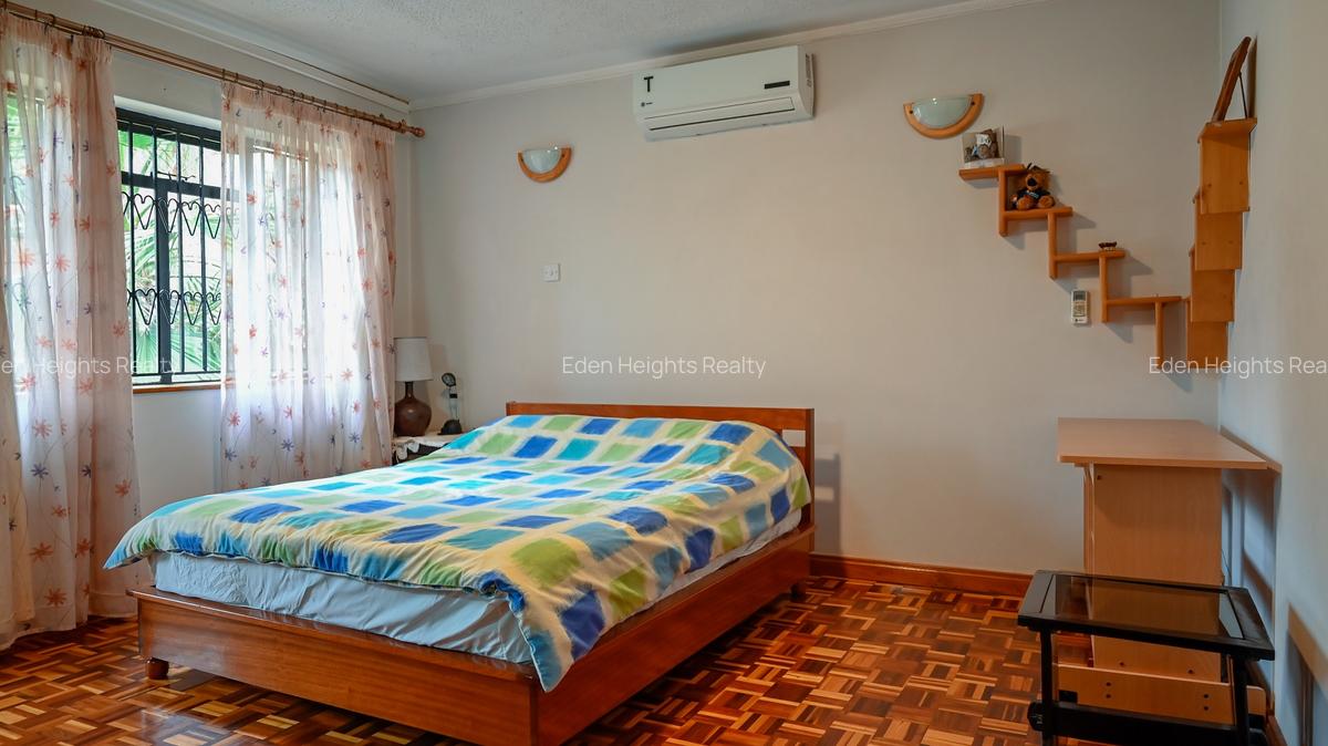 5 Bed House with En Suite at East Church Road - 12