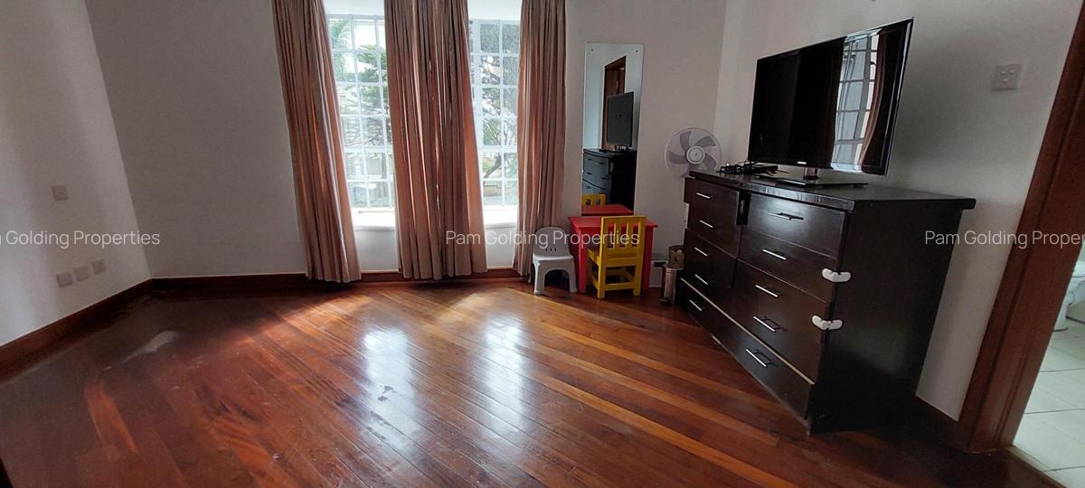 3 Bed Apartment with En Suite in Westlands Area - 10