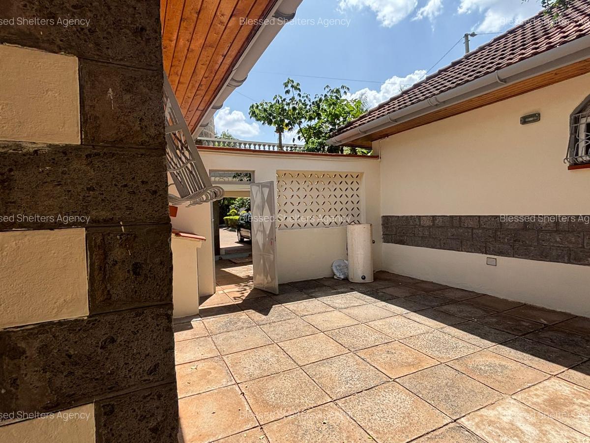 5 Bed House with En Suite in Runda - 8