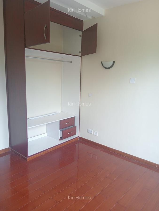 5 Bed Townhouse with En Suite in Karen Hardy - 6