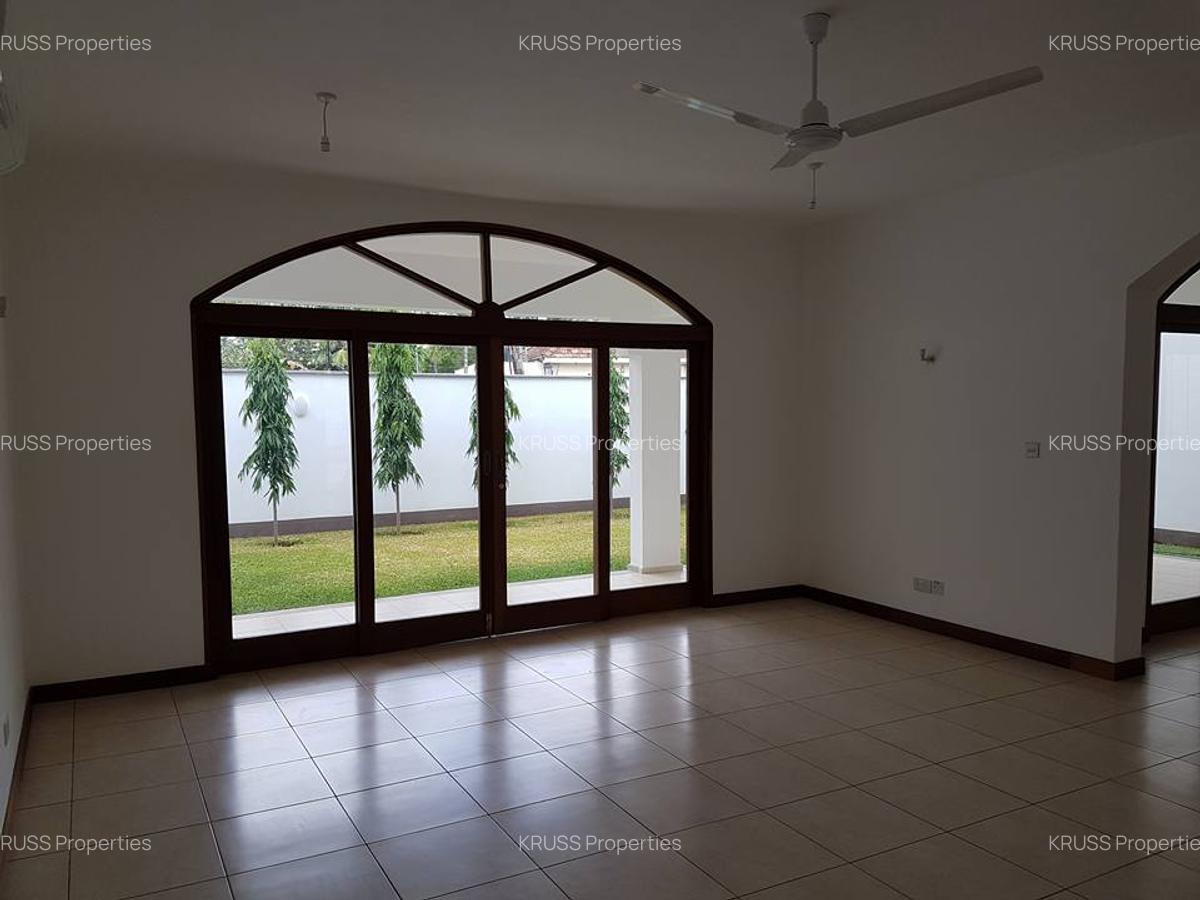 4 Bed Villa with En Suite at Hr2353 - 6