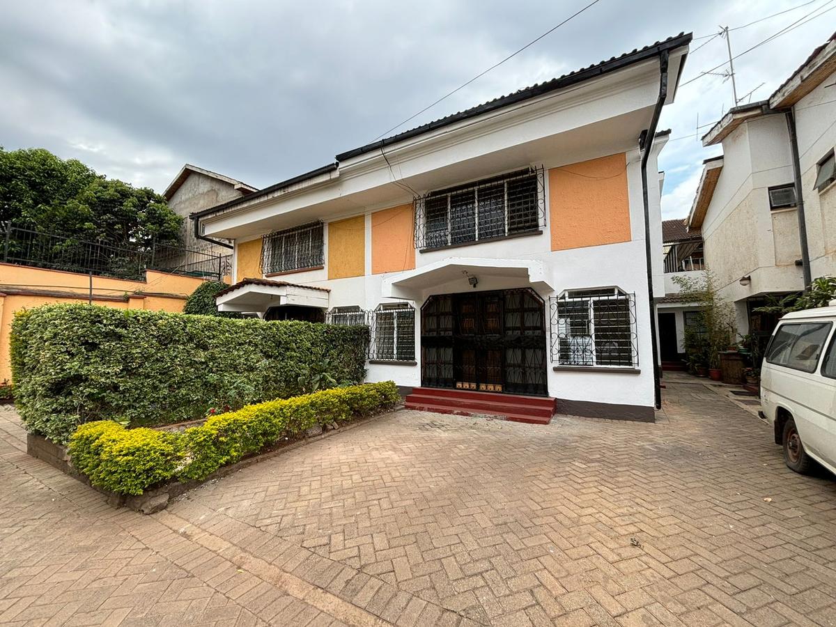 3 Bed Townhouse with En Suite in Westlands Area - 1