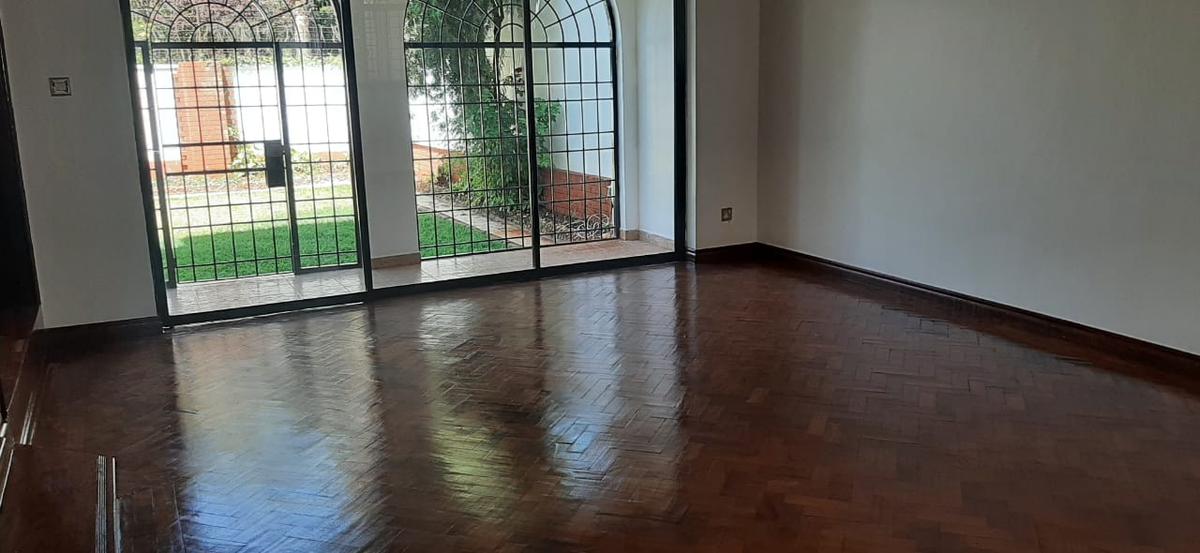 5 Bed Townhouse with En Suite in Lavington - 11