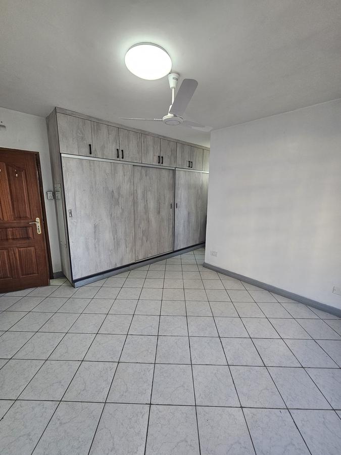 3 Bed Apartment with En Suite at Parklands Estate - 10