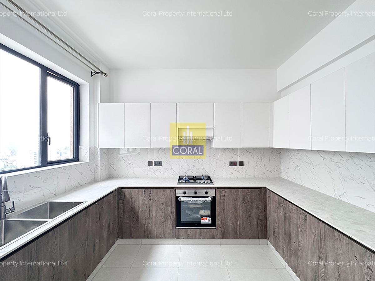 3 Bed Apartment in Brookside - 2