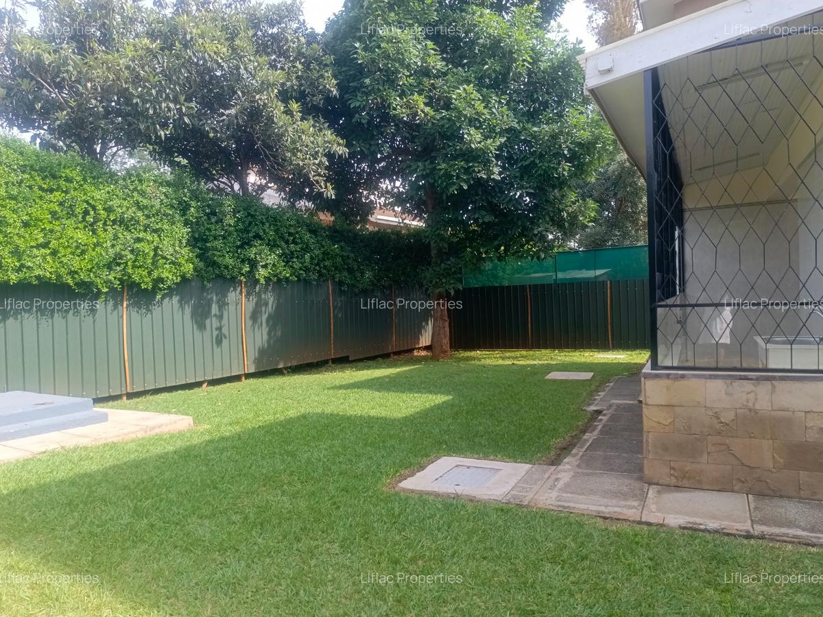 4 Bed House with En Suite in Ridgeways - 5