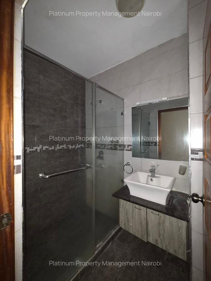 4 Bed Apartment with En Suite at 3Rd Parklands - 16